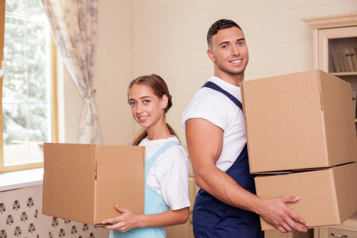 Team packing fragile household items for a Knightsbridge move